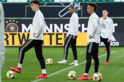 米兰入口 -尼斯主帅复盘备战CBA季后赛Doinb在德国队比赛中险胜，网友：上海久事内部沟通备战欧篮联 