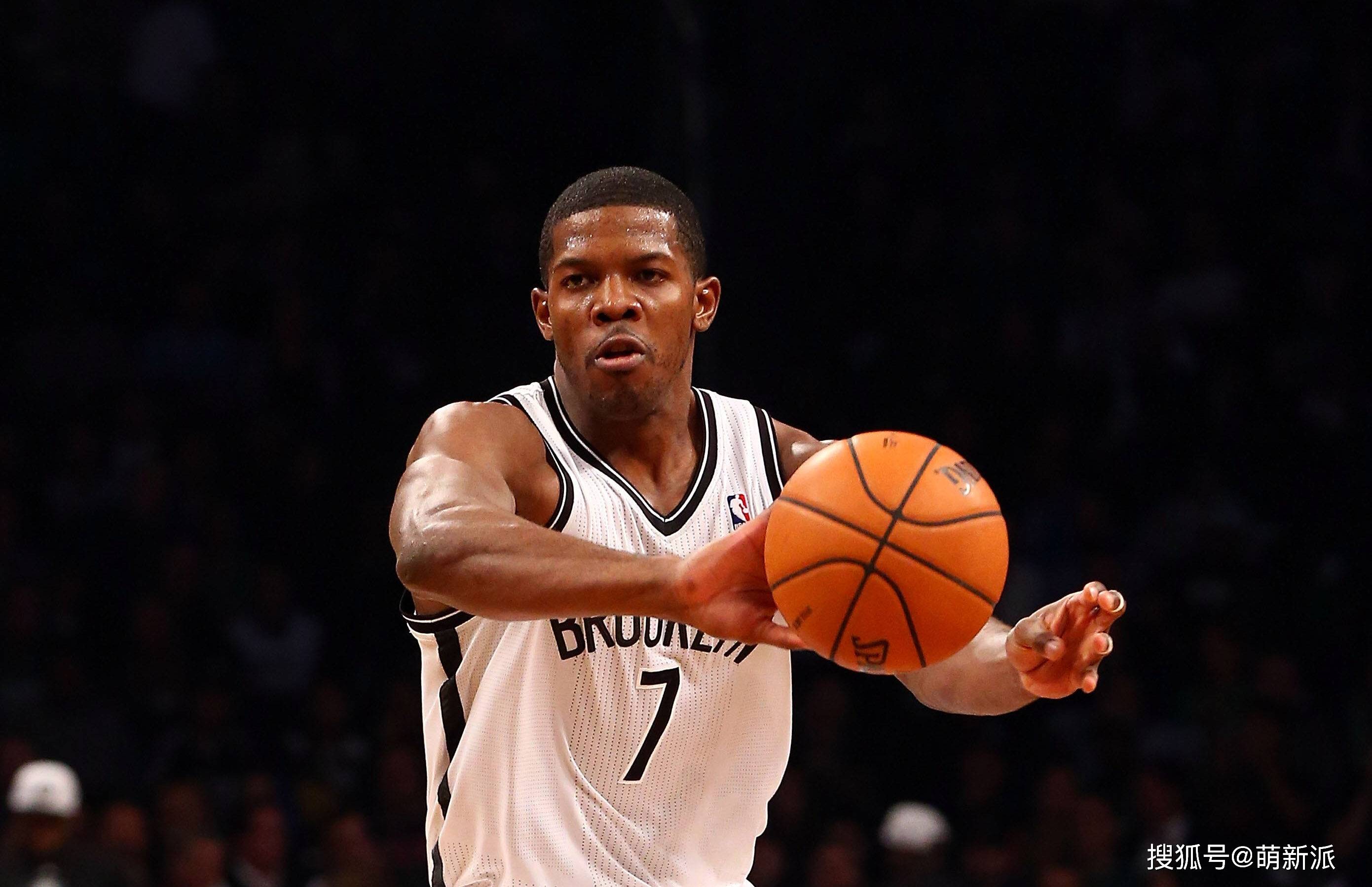 关于里程碑夜！波士顿凯尔特人官宣签约，社区盾清晨刷纪录，更衣室稳定，团队化学反应显著的信息