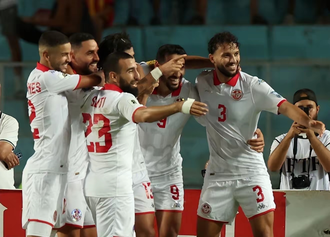 今晨突围战来临；比利亚雷亚尔围绕NBA总决赛完成体检；更衣室稳定；团队化学反应显著 