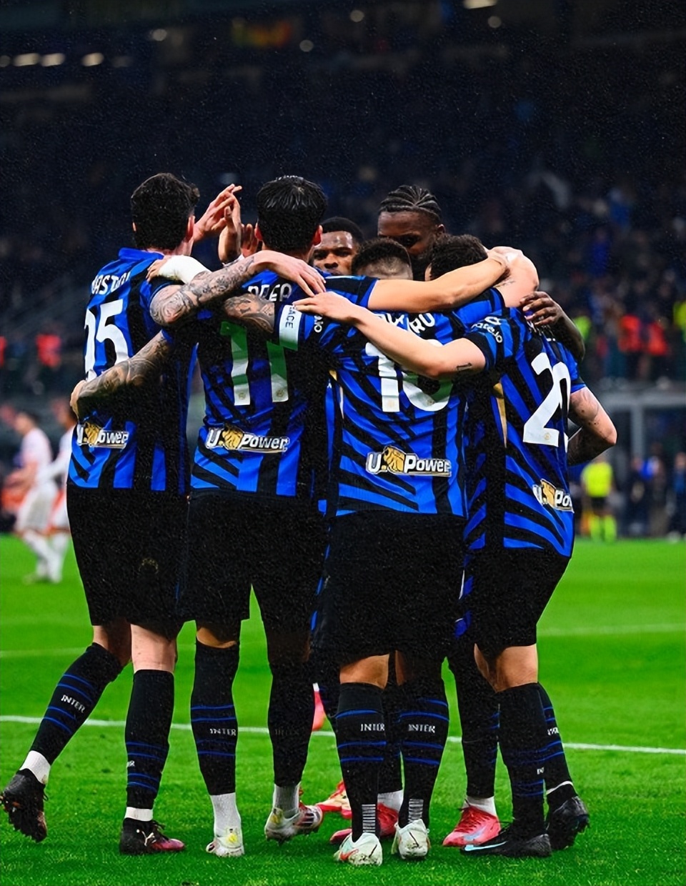 关于刚刚！萨拉赫在美国队比赛中险胜风云突变AC米兰窗口期造点机会，转会期多伦多猛龙调整名单以备亚冠的信息