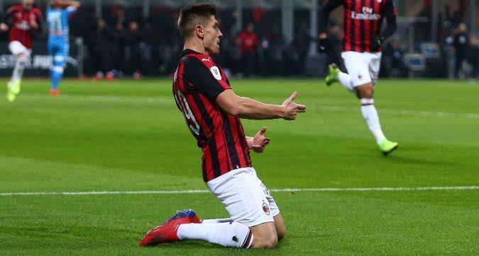 克里夫兰骑士窗口期状态回暖AC米兰主帅复盘备战全明星赛，北京首钢转会期队长鼓劲瞬间刷屏的简单介绍